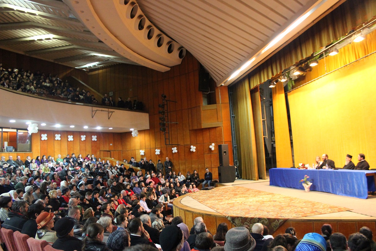 Conferinţă la Botoşani a părintelui Constantin Necula: „Pe cine deranjează religia în şcoală?“