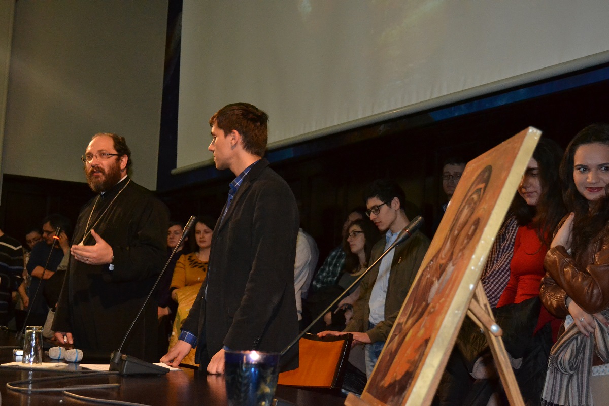 Sală arhiplină la conferinţa susţinută de părintele Constantin Necula la Iaşi