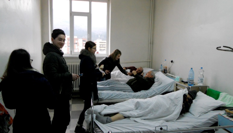 Mărţişoare pentru pacienţii din Spitalul Judeţean Neamţ