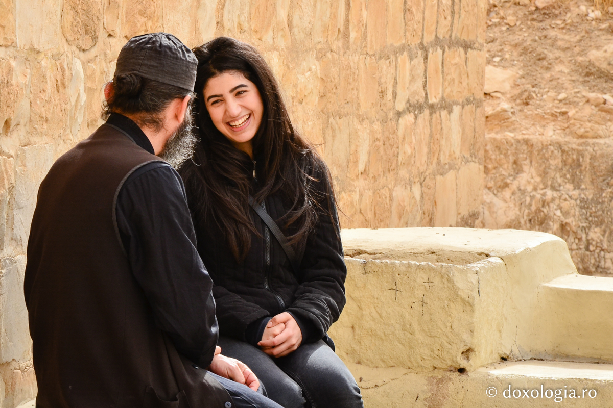 Dumnezeu îl ascultă în mod egal pe monah și pe laic