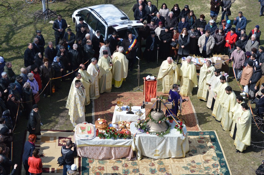 Clopot nou pentru Biserica Răducanu din Târgu Ocna