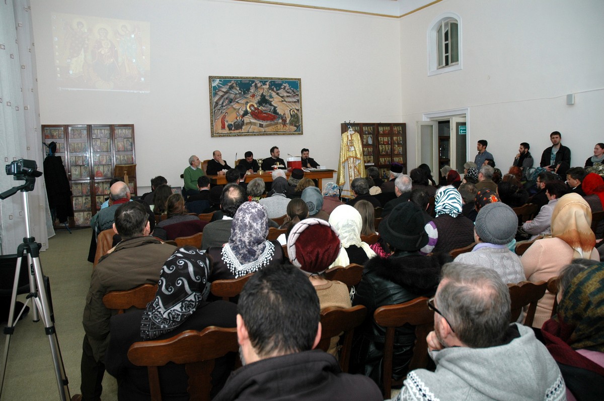 Seară catehetică consacrată Sfintei Liturghii, la Botoşani