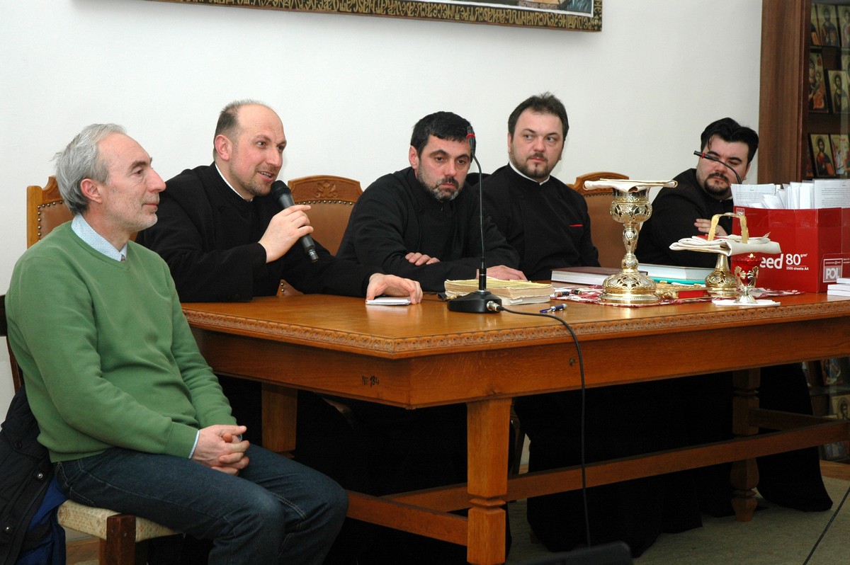 Seară catehetică consacrată Sfintei Liturghii, la Botoşani