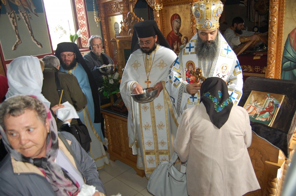 Hram la Mănăstirea Săraca