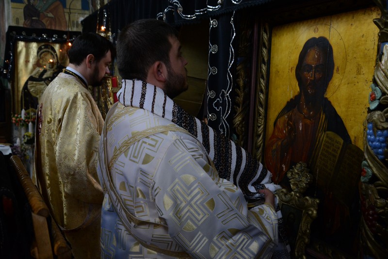 Liturghie arhierească în Parohia Fundu Moldovei