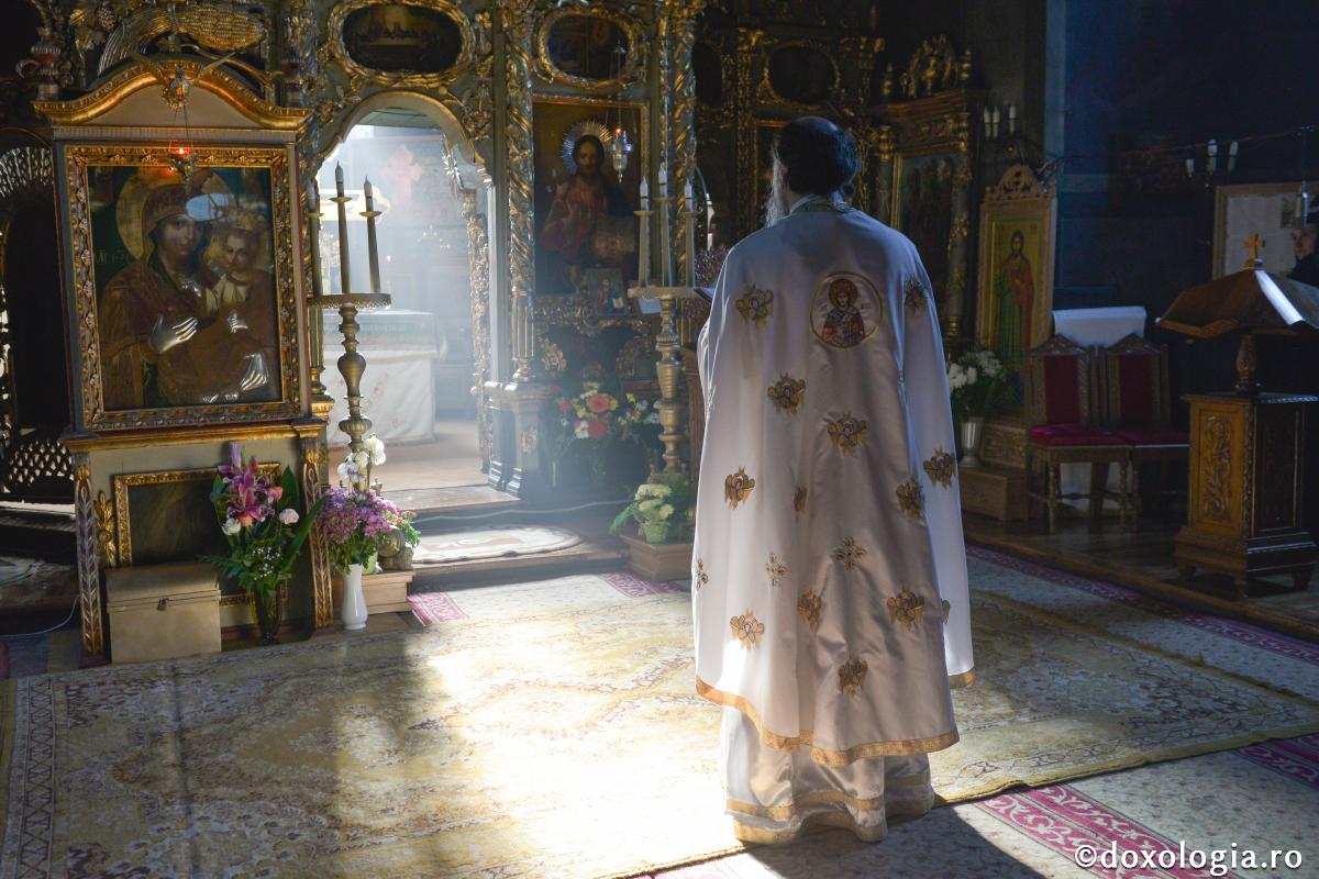 Dumnezeiasca Liturghie zilnică