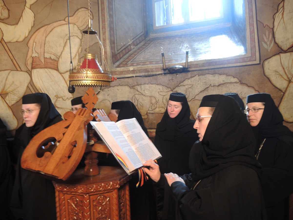 „Dumnezeu îşi găseşte sălaş în fiecare fiinţă umană care se deschide spre Împărăţia cerurilor“ „Dumnezeu îşi găseşte sălaş în fiecare fiinţă umană care se deschide spre Împărăţia cerurilor“