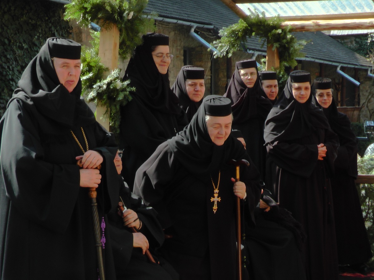 Slujbă cu doi arhierei la hramul Mănăstirii Moldoviţa