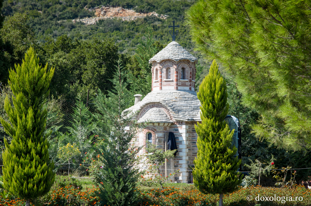 În toate bisericile se află Dumnezeu!