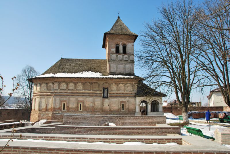 Prezență arhierească la două lăcașuri de cult mehedințene Prezență arhierească la două lăcașuri de cult mehedințene