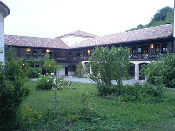 Mănăstirea transformată în hotel şi restaurant de lux de comunişti s-a întors la Biserica Ortodoxă Bulgară
