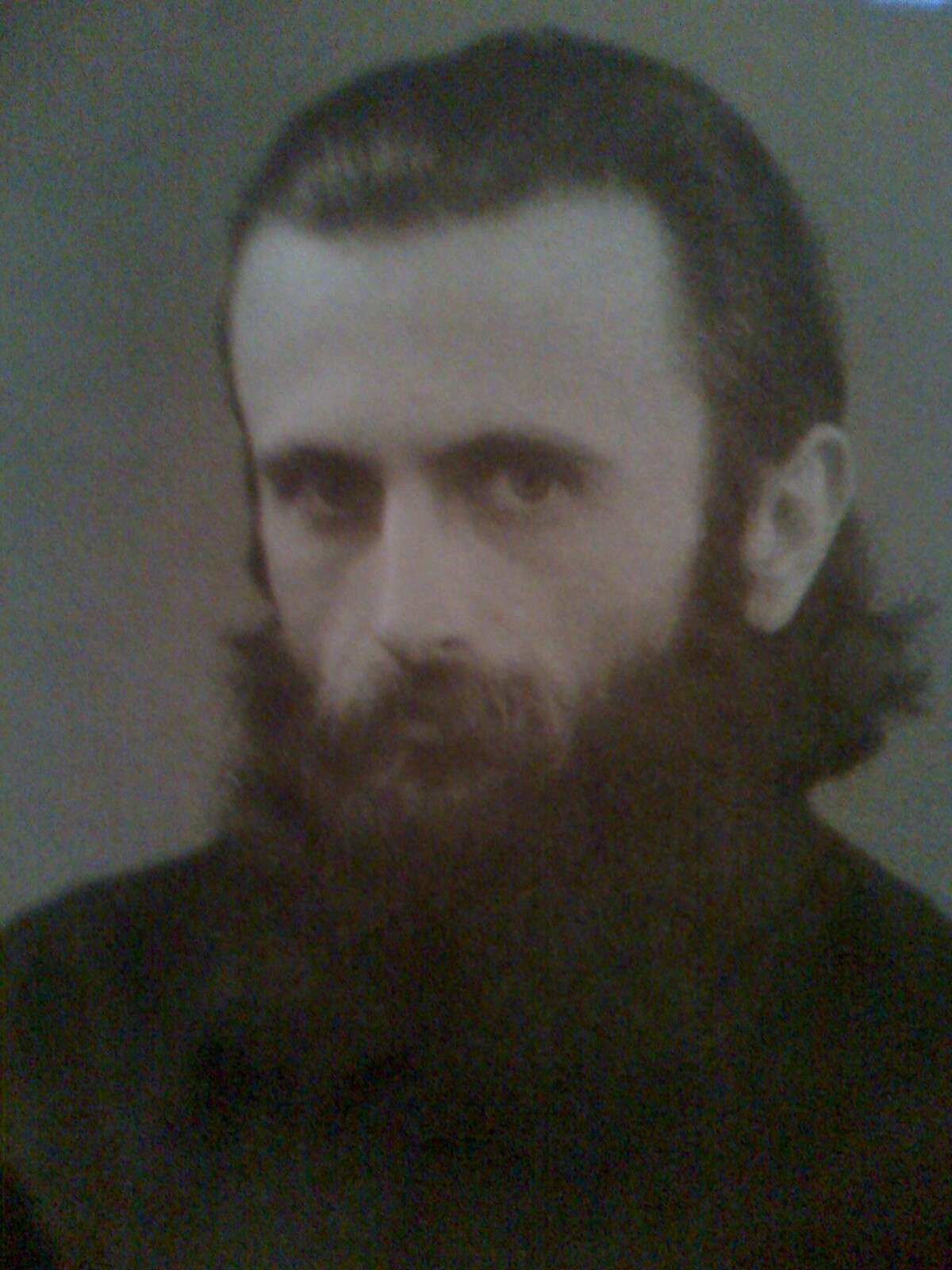 Să-ţi fereşti capul de frig şi de prostie!