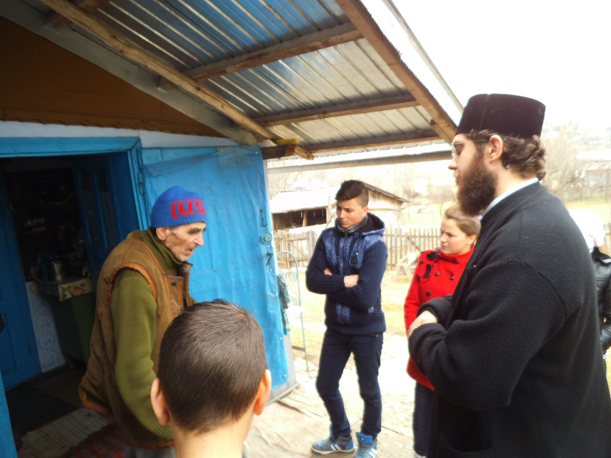 Proiectul „Toiagul viu al bătrâneţii“, în Parohia Comăneşti