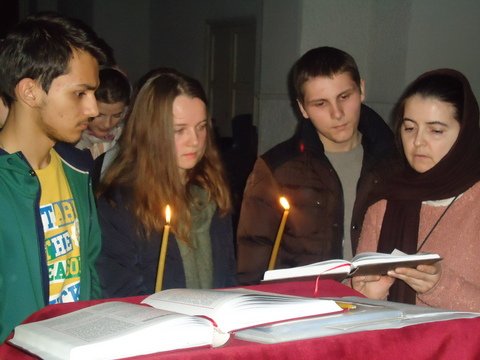 Liturghia Darurilor mai înainte Sfințite cu tinerii Nepsis la Roma