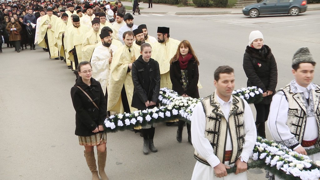 http://www.onestionline.ro Mărturisire de credinţă prin pelerinaj, la Oneşti (GALERIE FOTO)