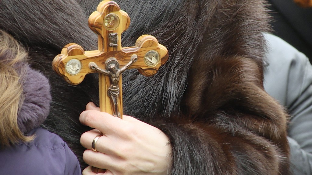 http://www.onestionline.ro Mărturisire de credinţă prin pelerinaj, la Oneşti (GALERIE FOTO)