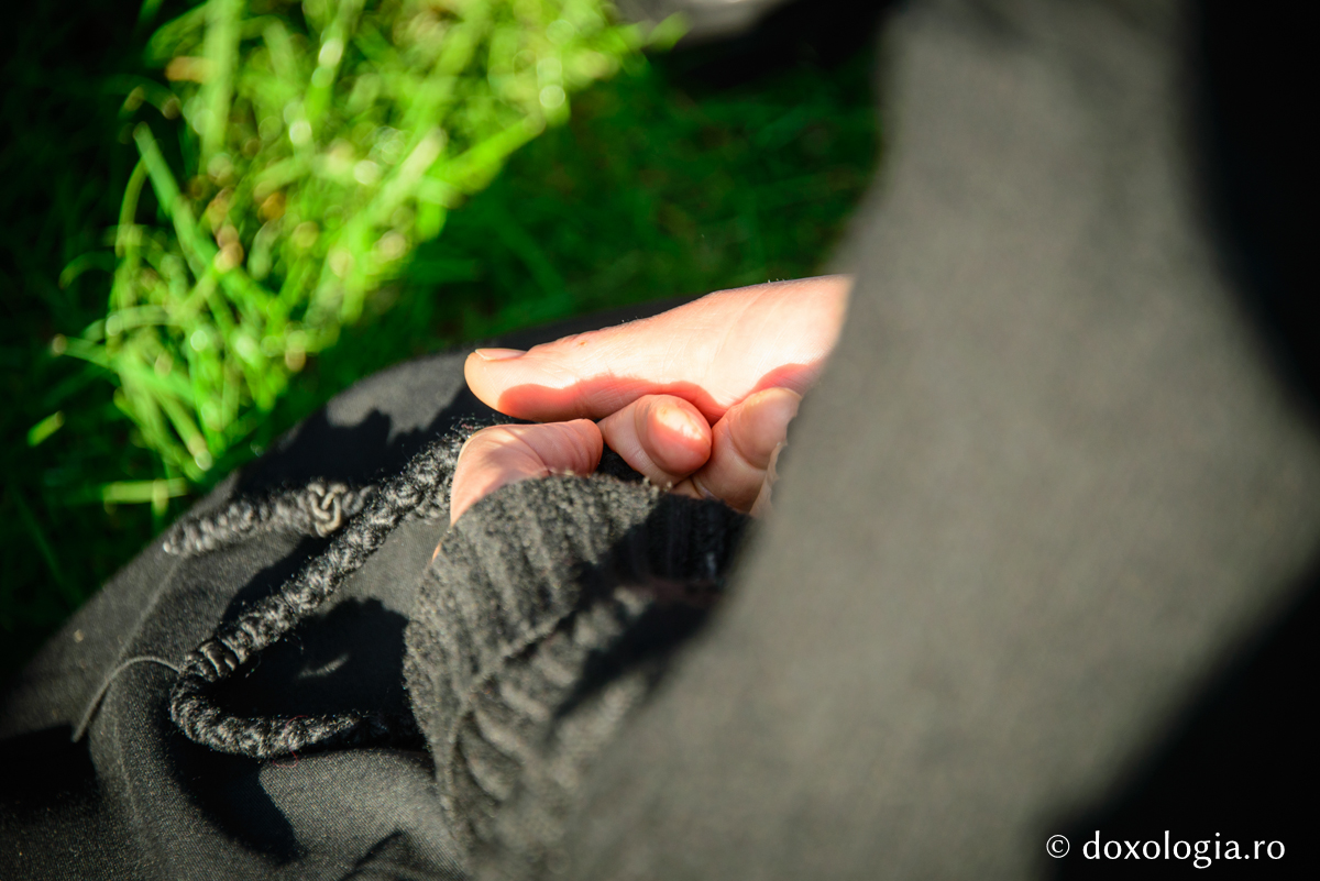 Cum se creează în noi dragostea de Dumnezeu prin Rugăciunea inimii / Foto: Oana Nechifor metanier în mână