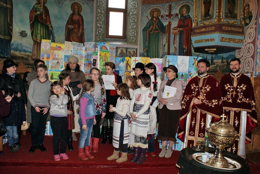 Manifestare culturală consacrată Sfintei Cruci, la Roman