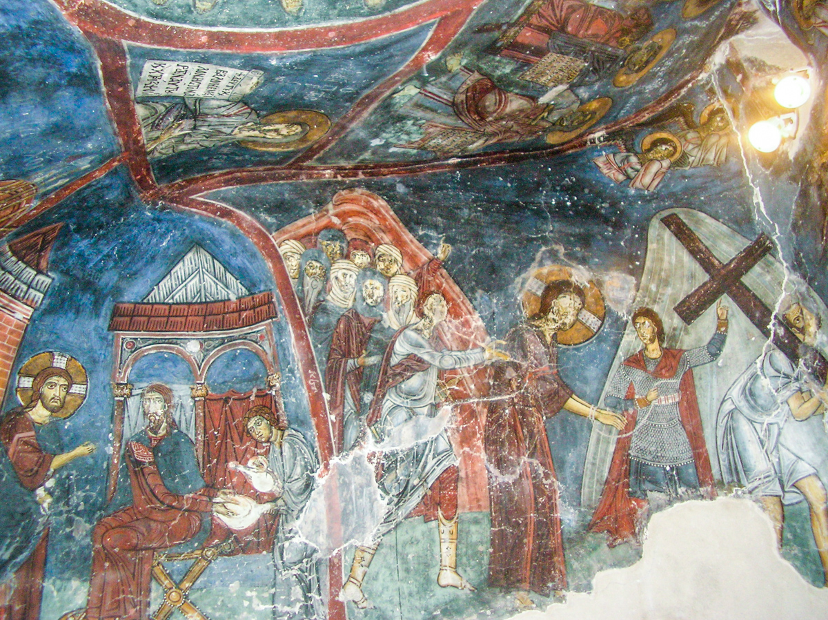 Sfântul Neofit a pus să fie pictat el însuși de cinci ori în diferite ipostaze, în peştera sa de nevoinţă