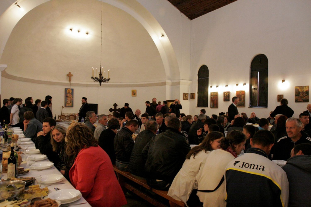 Trapeza Mănăstirii Decani din Serbia