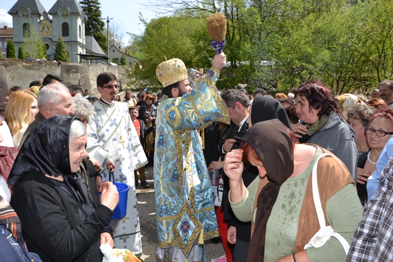 Sărbătoarea Izvorul Tămăduirii la Mănăstirea Vasiova