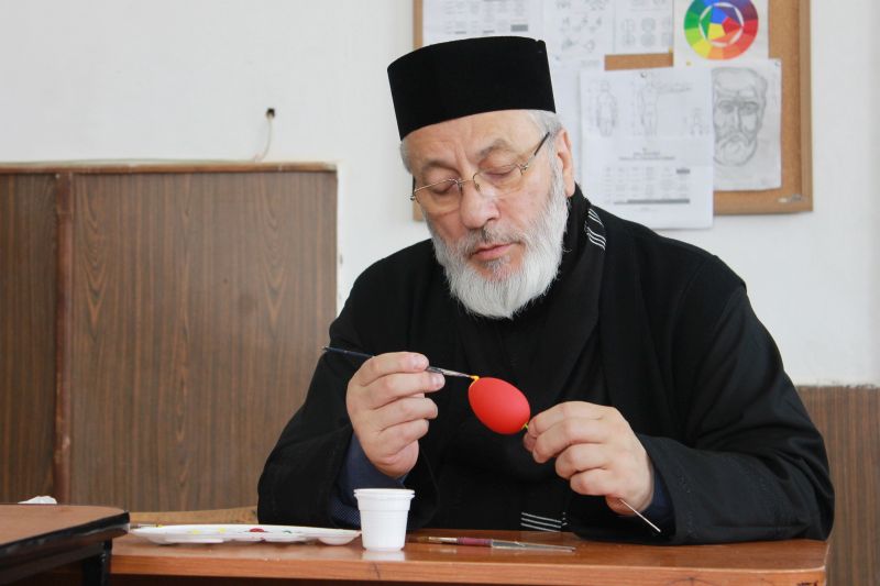 Concursul de încondeiat ouă „Bucuria Învierii” la Curtea de Argeș Concursul de încondeiat ouă „Bucuria Învierii” la Curtea de Argeș