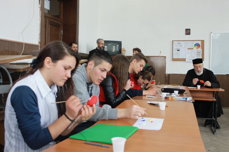 Concursul de încondeiat ouă „Bucuria Învierii” la Curtea de Argeș