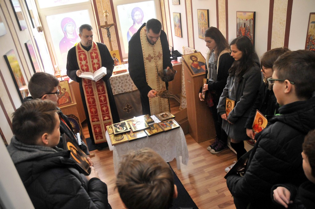 Icoane în dar pentru bolnavii din Bacău