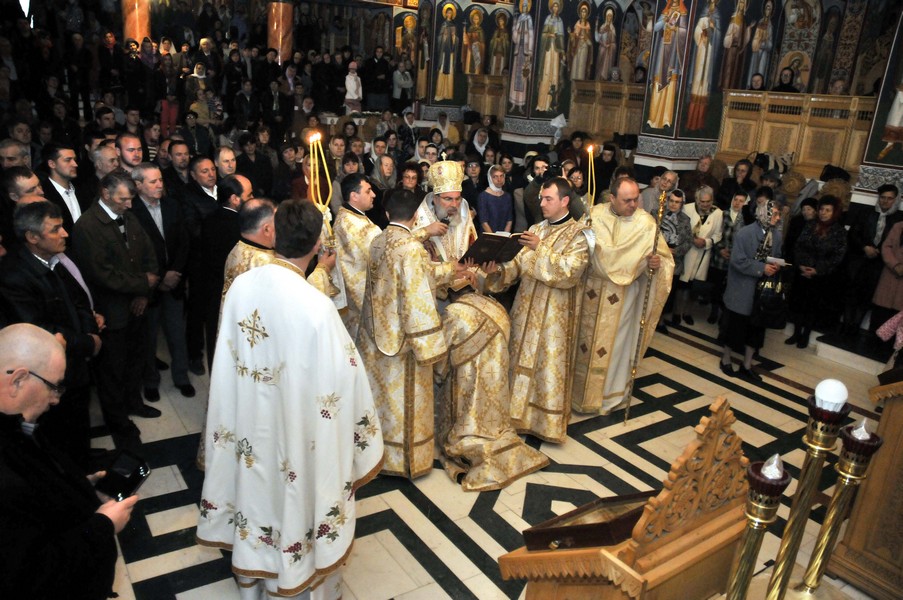 Binecuvântare pascală pentru credincioșii băcăuani