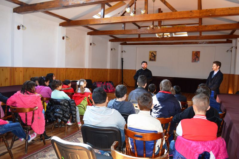 Daruri de Paște pentru beneficiarii Centrului catehetic „Sf. Nicodim” din Turnu Severin