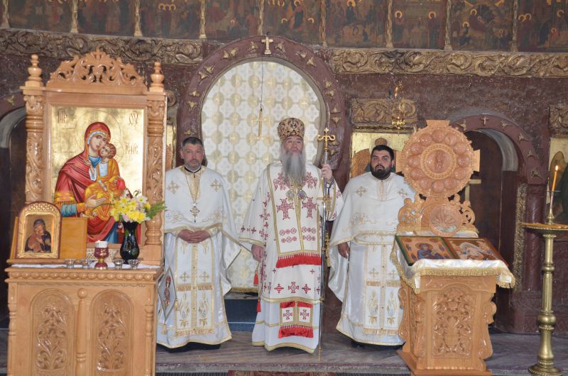 Slujire arhierească la Strehaia