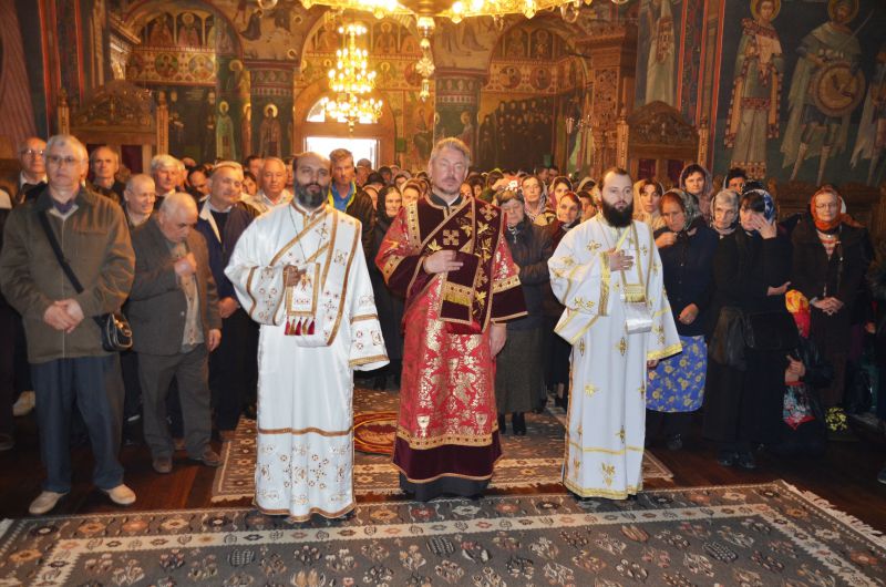 Praznicul Izvorului Tămăduirii la mănăstirea Lainici