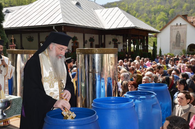 Praznicul Izvorului Tămăduirii la mănăstirea Lainici