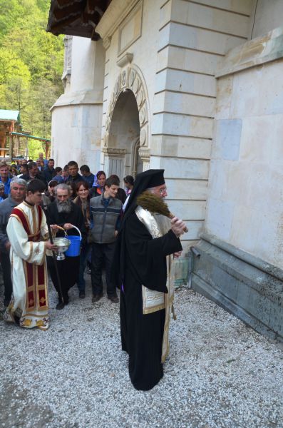 Praznicul Izvorului Tămăduirii la mănăstirea Lainici