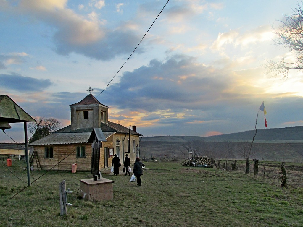 Lumină pentru biserica din Tăuteşti