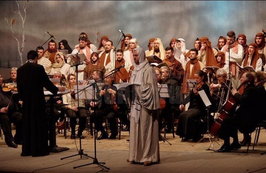 Corala „Armonia“ a încântat inimile sucevenilor Corala „Armonia“ a încântat inimile sucevenilor