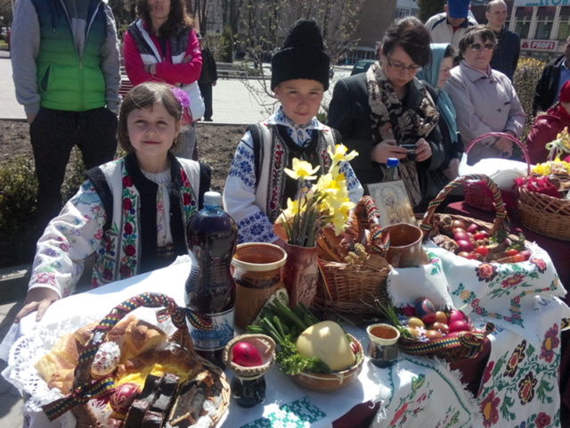 Concursul-expoziție „Coşuri tradiţionale de Paşti“, la Paşcani