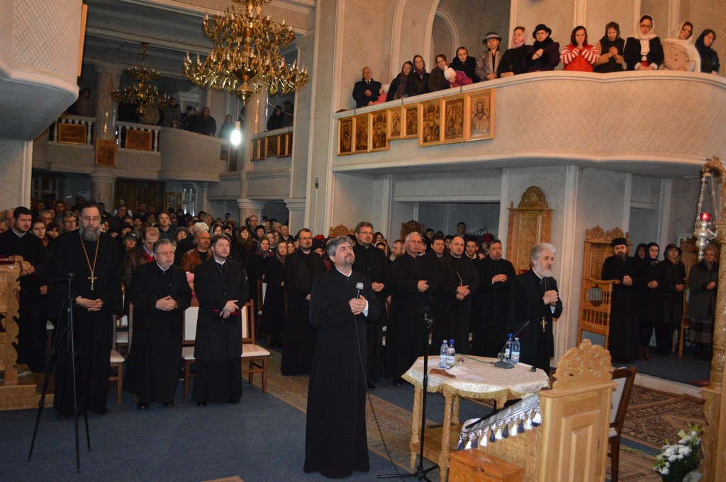 Părintele Vasile Gavrilă a conferenţiat la Moineşti