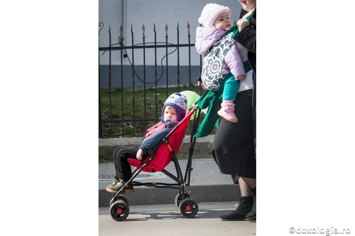 foto: Oana Nechifor Unul din soţi ajunge la credinţă și astfel îl atrage şi pe celălalt