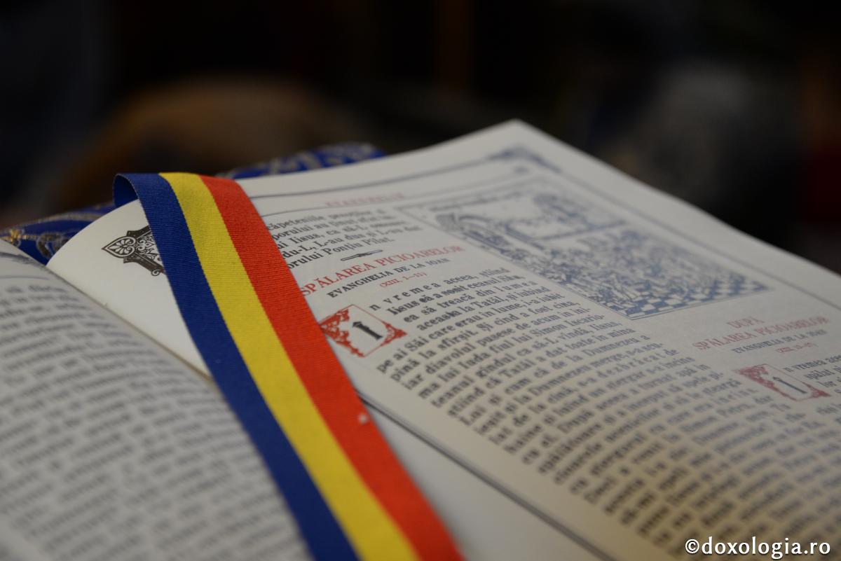 Fiecare cuvânt al Scripturii este dumnezeiește insuflat și are un înțeles adânc / Foto: Ștefan Cojocariu Sfânta Evanghelie deschisă