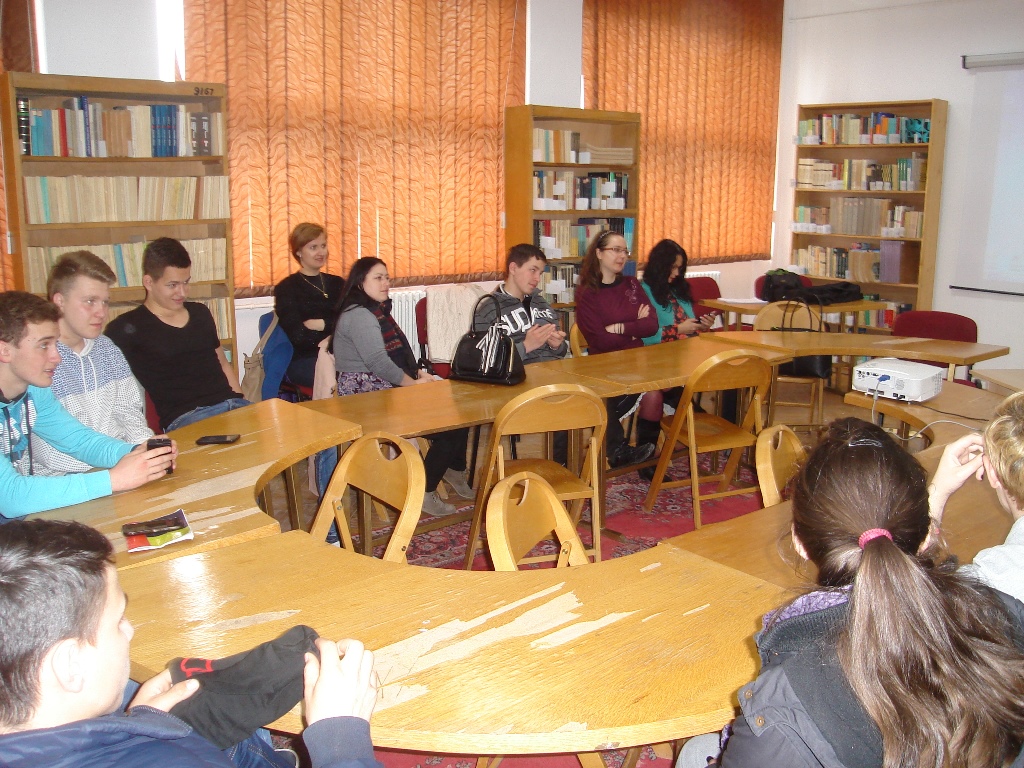 „Între libertate și dependență”