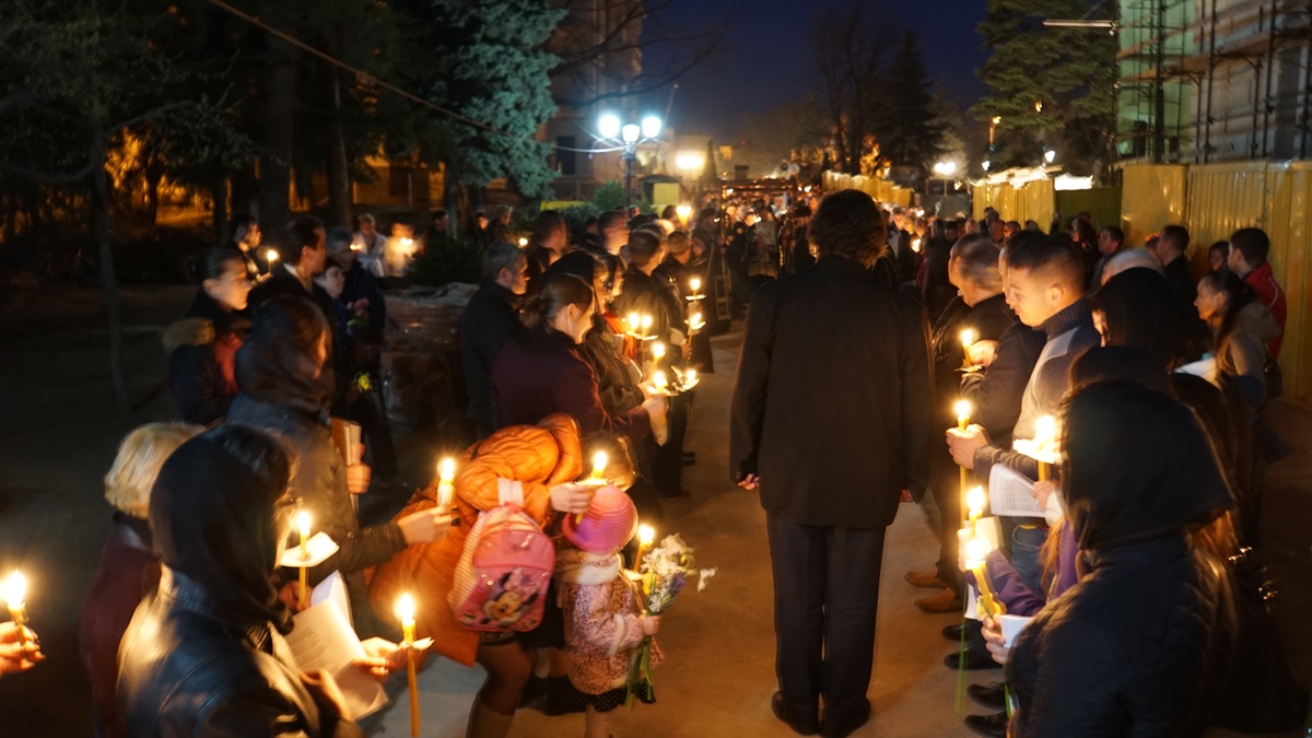 Prin Cruce, spre Înviere – la Catedrala Mitropolitană din Iași