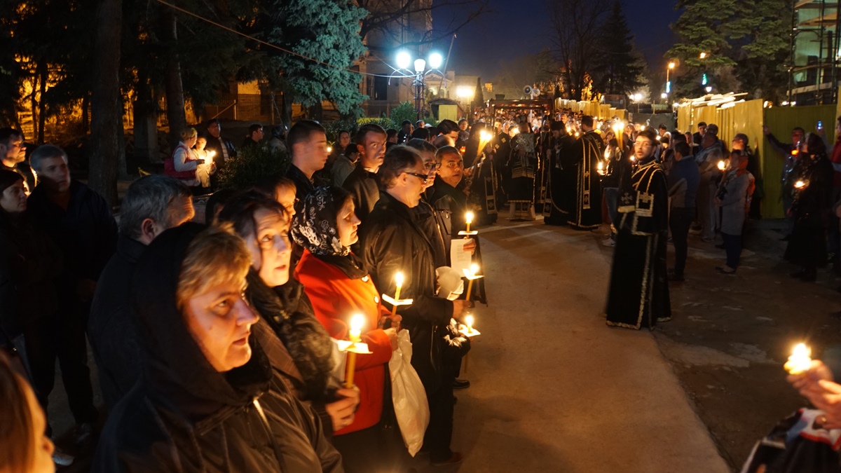 Prin Cruce, spre Înviere – la Catedrala Mitropolitană din Iași