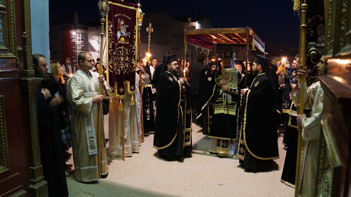 Prin Cruce, spre Înviere – la Catedrala Mitropolitană din Iași