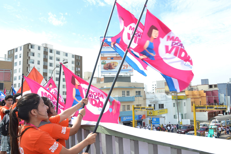 Peste 500.000 de persoane au strigat „DA” VIEȚII în Lima