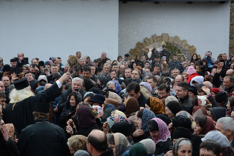 Prezenţă arhierească la Mănăstirea Hadâmbu