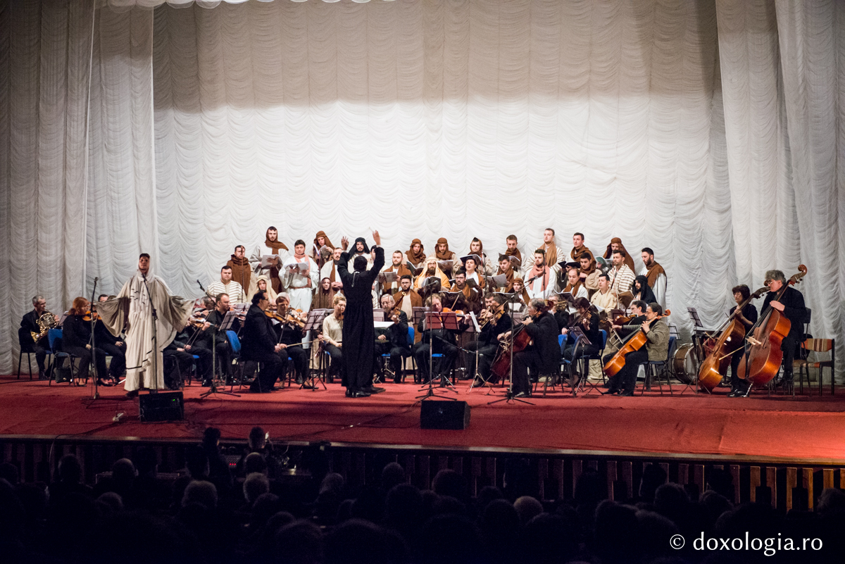 Spectacolul muzical-sacru „În vremea aceea...” pe scena ieșeană