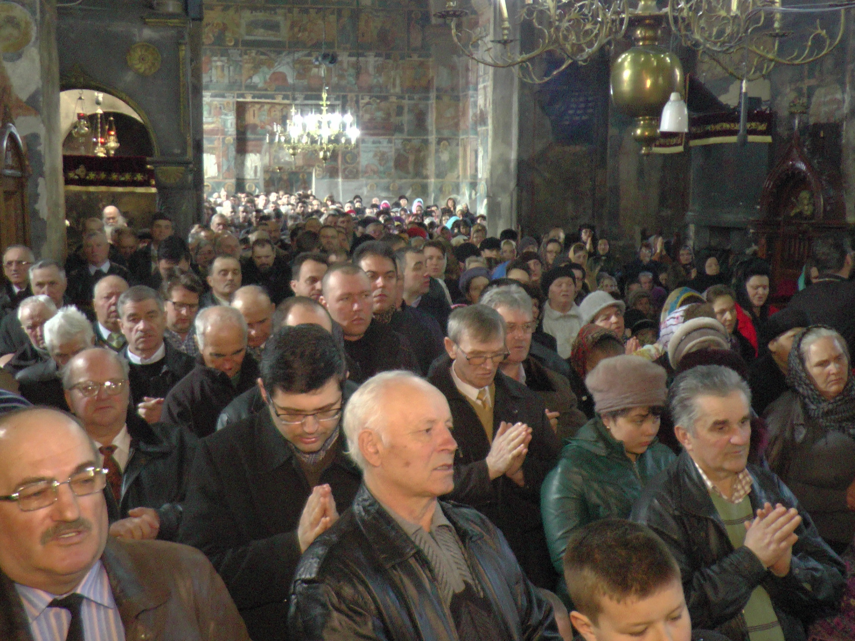 Floriile la Mănăstirea Sfântul Ioan cel Nou  din Suceava