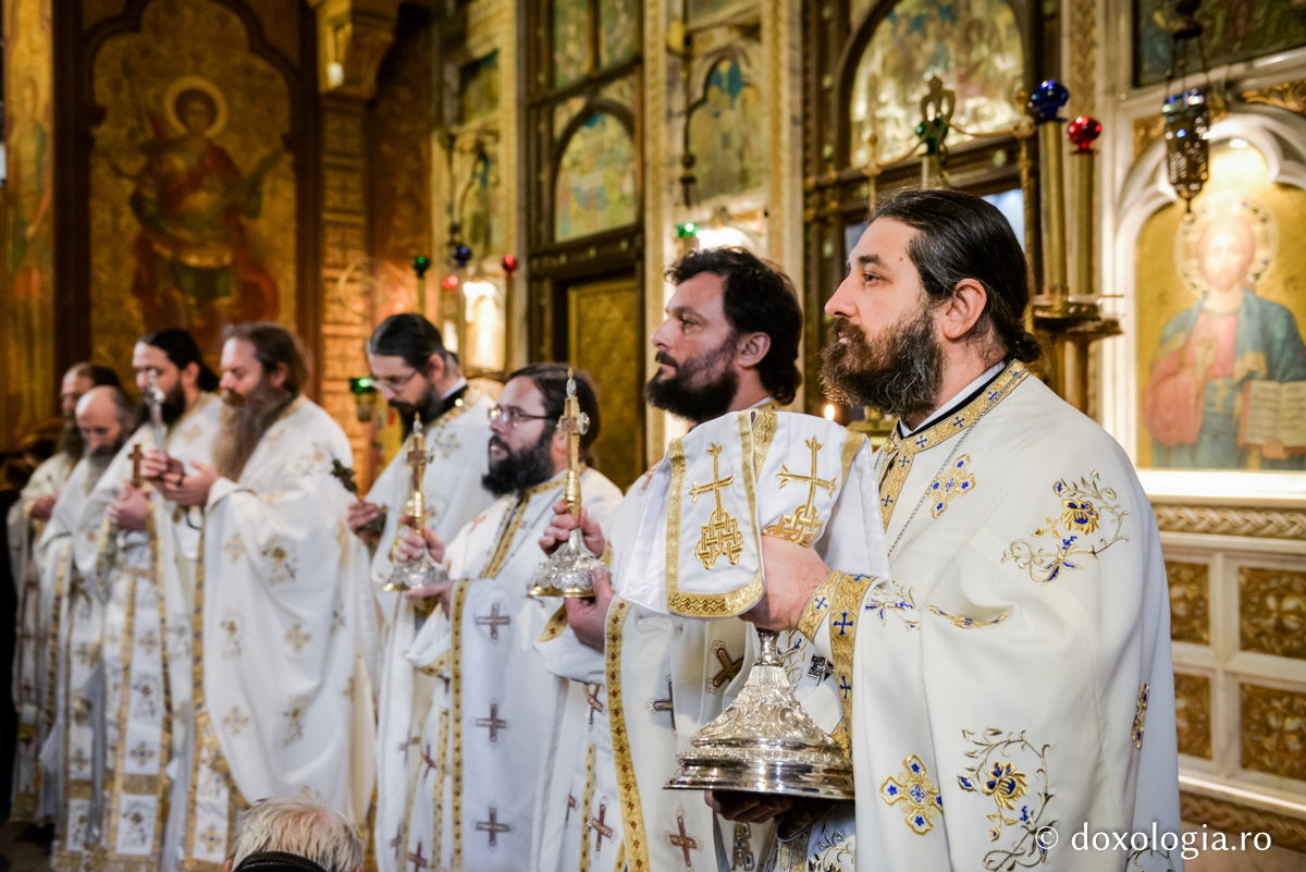 Cum ne pregătim pentru mers la biserică?