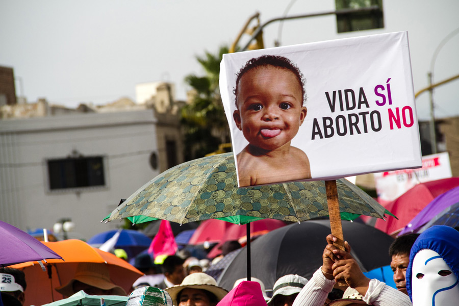 Peste 500.000 de persoane au strigat „DA” VIEȚII în Lima